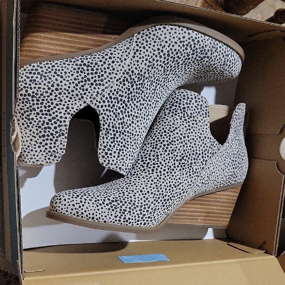 Toms Black and White Ankle Booties